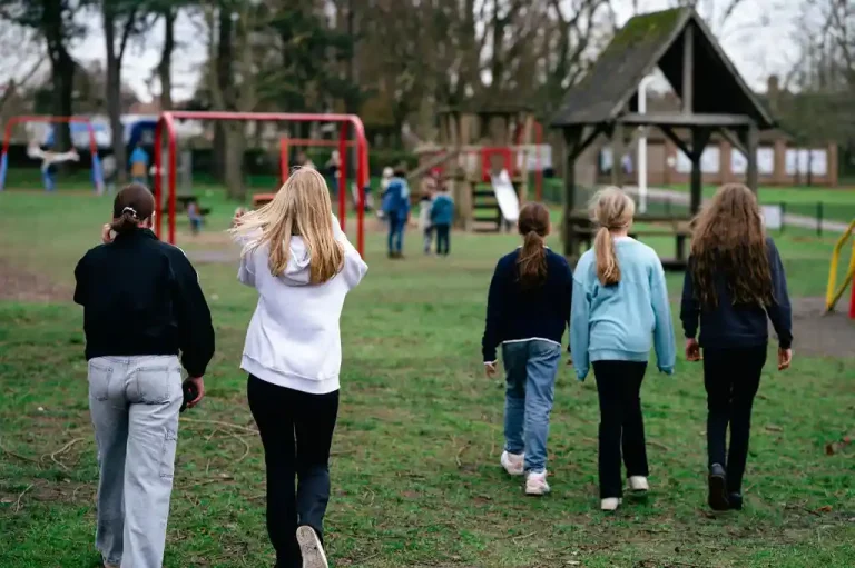 Seen & Heard – Teenage girls and parks